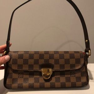 100% authentic LV pochette